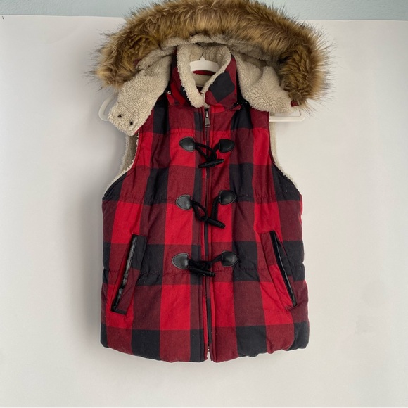 Saks Fifth Avenue Buffalo Check‎ Faux Fur Removable Hooded Vest - Size Medium - Picture 3 of 14